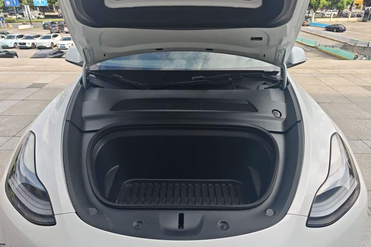 Used Tesla Model Y 2022 Performance High-Performance All-Wheel-Drive Version Engine Bay