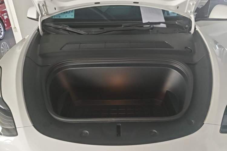 Used Tesla Model Y 2022 Rear-Wheel-Drive Version Engine Bay