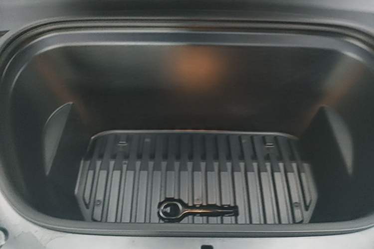 Used Tesla Model Y 2022 Rear-Wheel-Drive Version Engine Bay