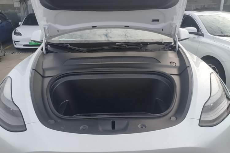 Used Tesla Model Y 2022 Rear-Wheel-Drive Version Engine Bay