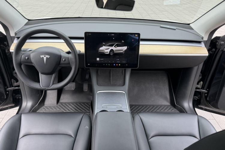 Used Tesla Model Y 2022 Revised Version Long-Range All-Wheel Drive Exterior 1