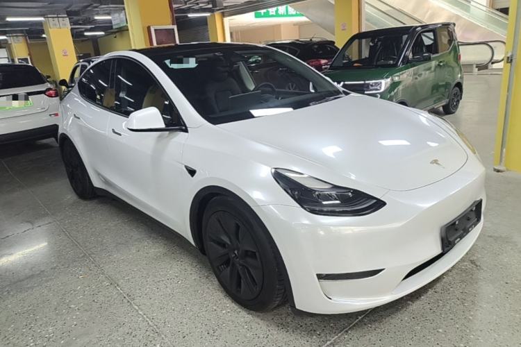 Used Tesla Model Y 2022 Long-Range All-Wheel-Drive Version Exterior 1