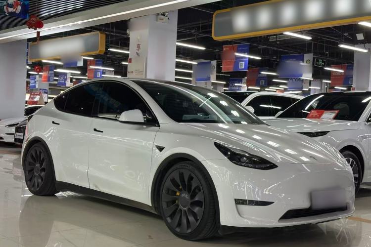 Used Tesla Model Y 2022 Long-Range All-Wheel-Drive Version Exterior 2