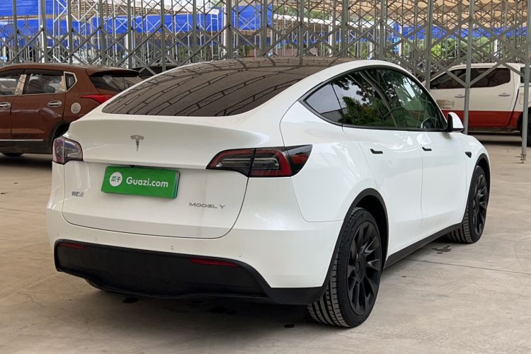 Used Tesla Model Y 2022 Long-Range All-Wheel-Drive Version Exterior 2