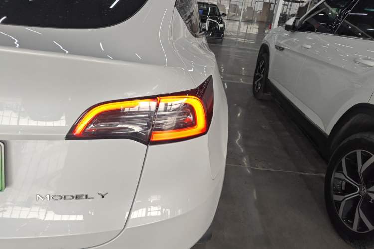 Used Tesla Model Y 2022 Revised Version Rear-Wheel Drive Exterior 2