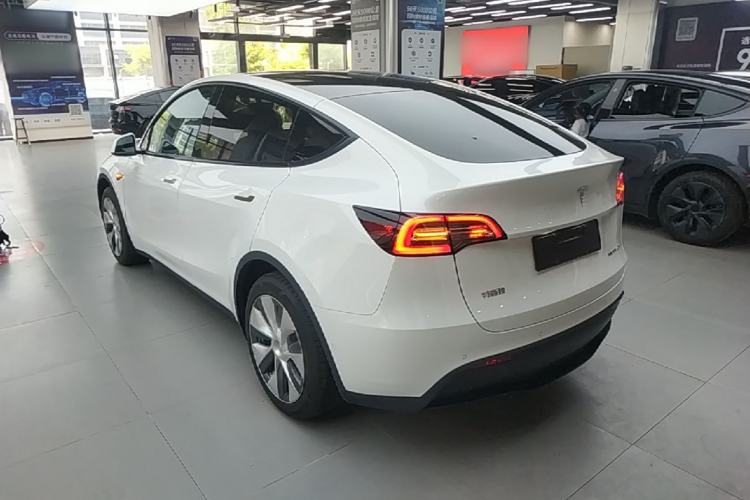 Used Tesla Model Y 2022 Revised Version Long-Range All-Wheel Drive Exterior 2