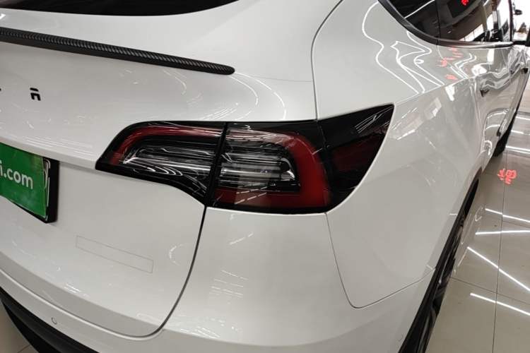 Used Tesla Model Y 2022 Long-Range All-Wheel-Drive Version Exterior 3