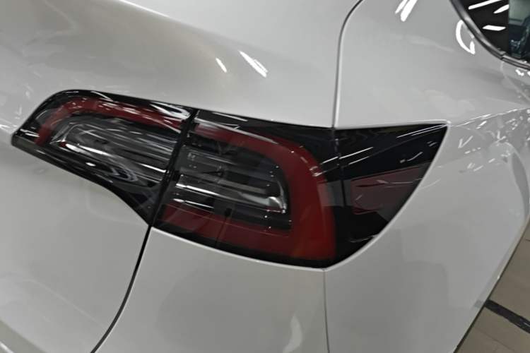 Used Tesla Model Y 2022 Long-Range All-Wheel-Drive Version Exterior 3