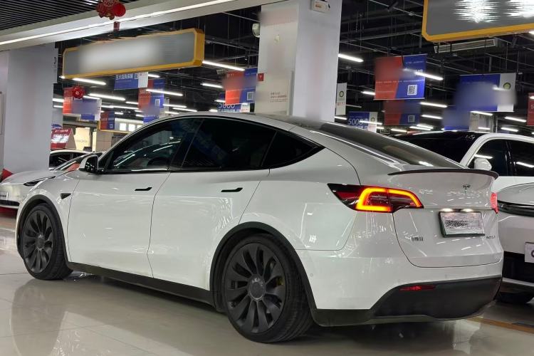 Used Tesla Model Y 2022 Long-Range All-Wheel-Drive Version Exterior 3