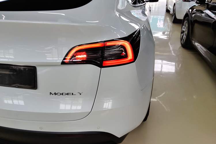 Used Tesla Model Y 2022 Revised Version Rear-Wheel Drive Exterior 3