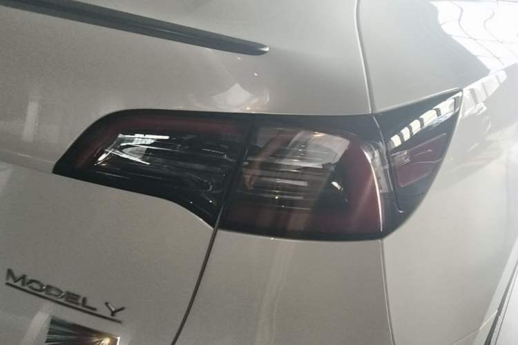 Used Tesla Model Y 2022 Performance High-Performance All-Wheel-Drive Version Exterior 3