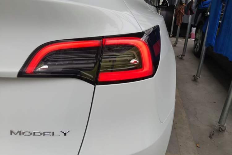 Used Tesla Model Y 2022 Rear-Wheel-Drive Version Exterior 3