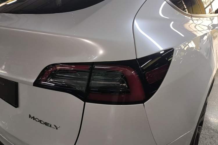 Used Tesla Model Y 2022 Long-Range All-Wheel-Drive Version Exterior 3
