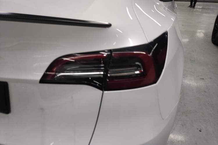 Used Tesla Model Y 2022 Performance High-Performance All-Wheel-Drive Version Exterior 3