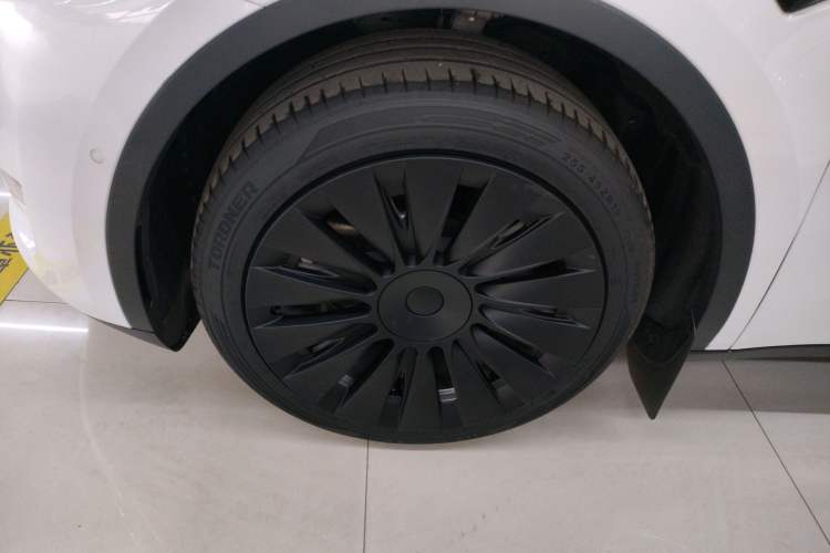 Used Tesla Model Y 2022 Revised Version Long-Range All-Wheel Drive Exterior 4
