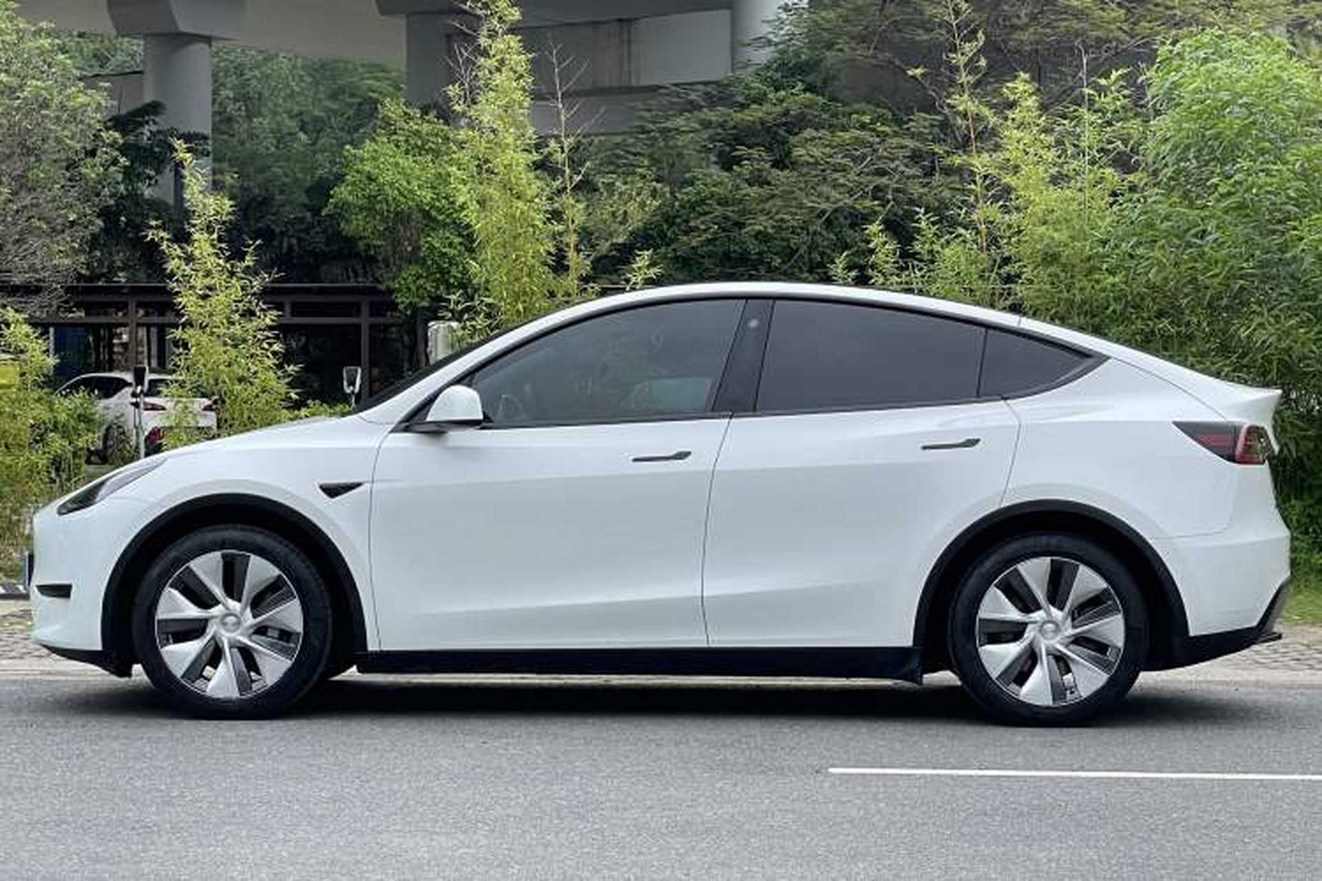 Used Tesla Model Y 2022 Rear-Wheel-Drive Version Exterior 4