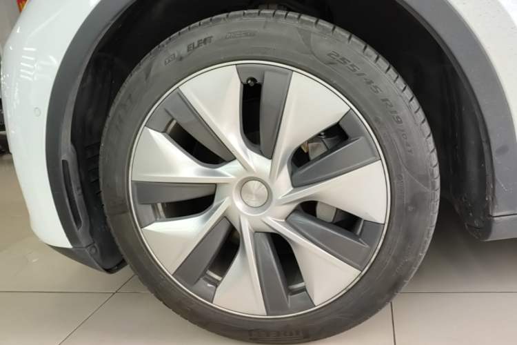 Used Tesla Model Y 2022 Revised Version Rear-Wheel Drive Exterior 4