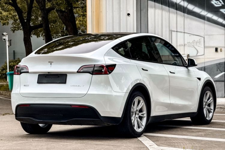 Used Tesla Model Y 2022 Rear-Wheel-Drive Version Exterior 4