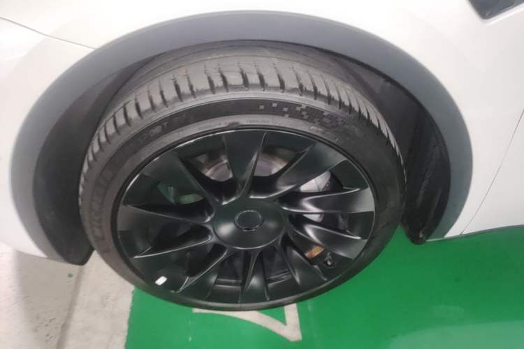 Used Tesla Model Y 2022 Revised Version Long-Range All-Wheel Drive Exterior 4