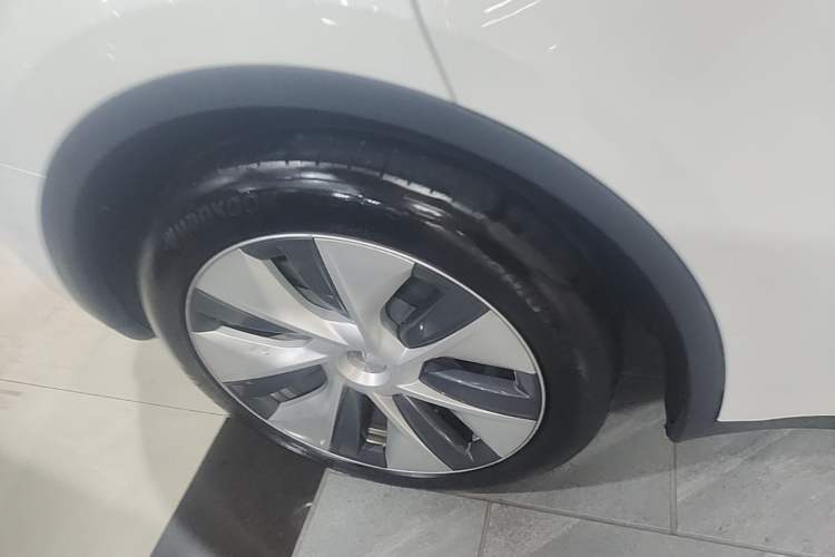 Used Tesla Model Y 2022 Revised Version Rear-Wheel Drive Exterior 5