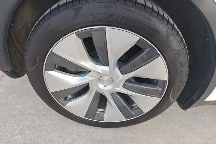 Used Tesla Model Y 2022 Revised Version Rear-Wheel Drive Exterior 5