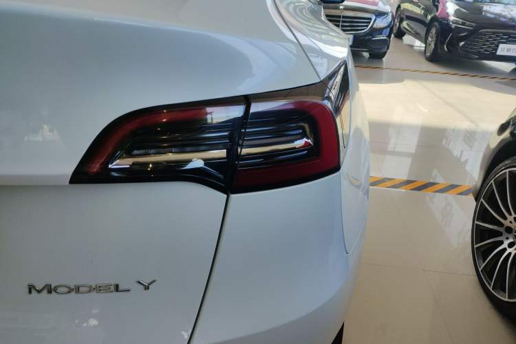 Used Tesla Model Y 2022 Revised Version Rear-Wheel Drive Exterior 6