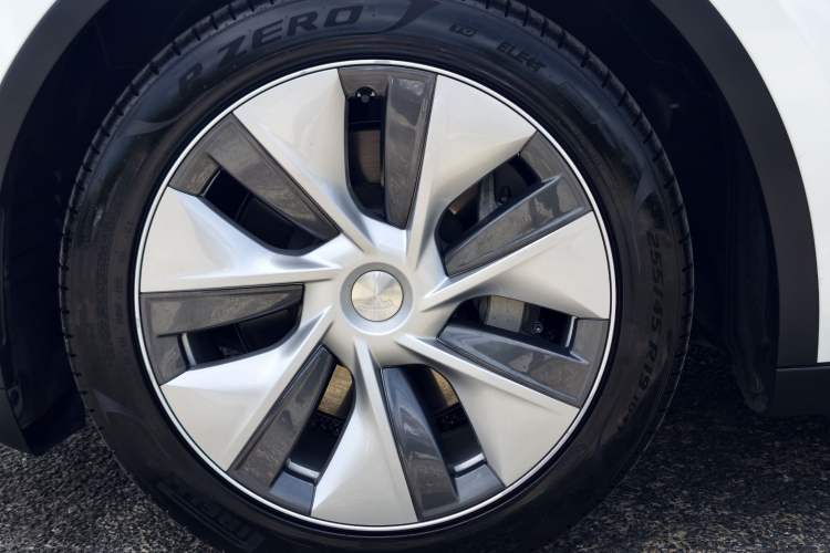Used Tesla Model Y 2022 Rear-Wheel-Drive Version Exterior 9