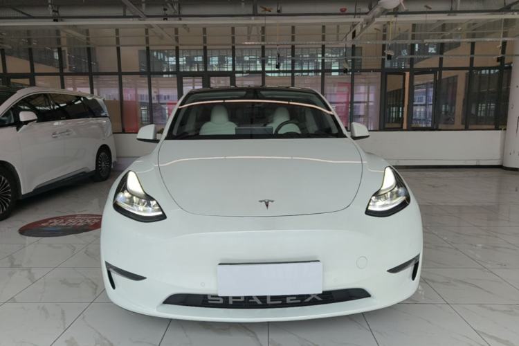 Used Tesla Model Y 2022 Long-Range All-Wheel-Drive Version Front