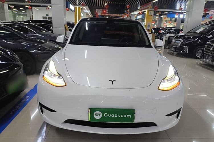 Used Tesla Model Y 2022 Rear-Wheel-Drive Version Front