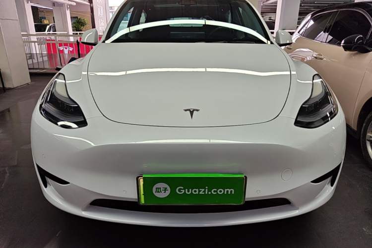 Used Tesla Model Y 2022 Rear-Wheel-Drive Version Front