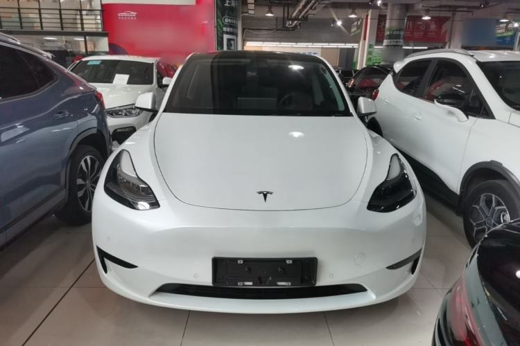 Used Tesla Model Y 2022 Rear-Wheel-Drive Version Front