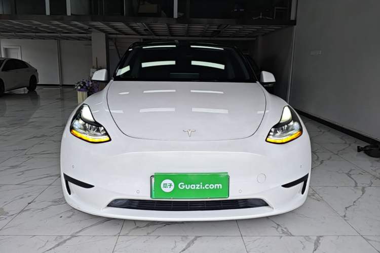 Used Tesla Model Y 2022 Rear-Wheel-Drive Version Front