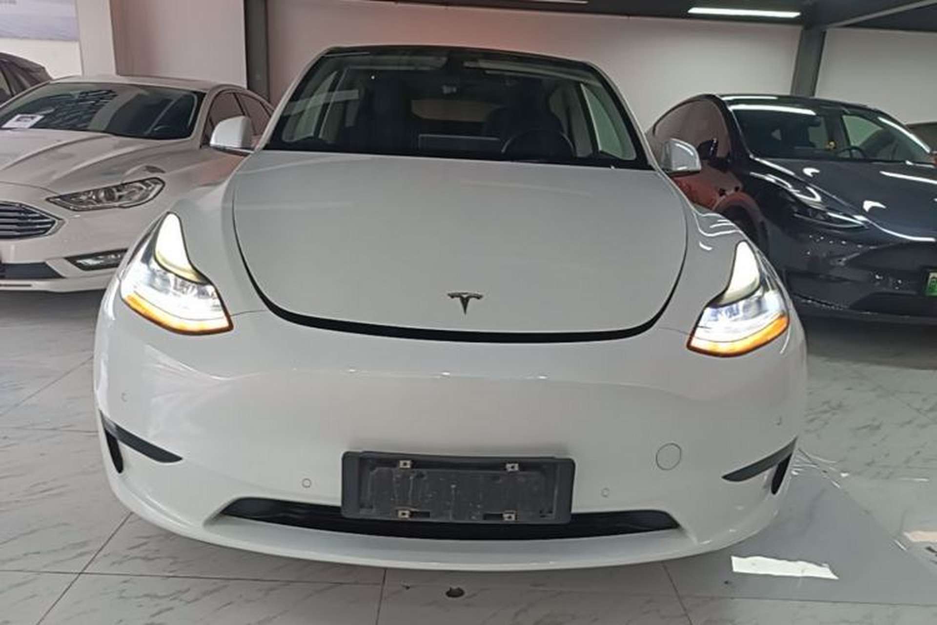 Used Tesla Model Y 2022 Rear-Wheel-Drive Version Front