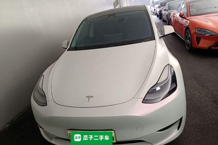 Used Tesla Model Y 2022 Long-Range All-Wheel-Drive Version Front