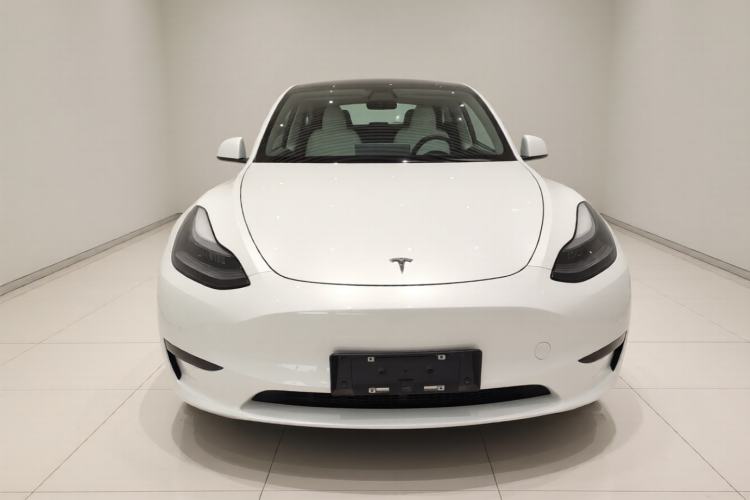 Used Tesla Model Y 2022 Rear-Wheel-Drive Version Front