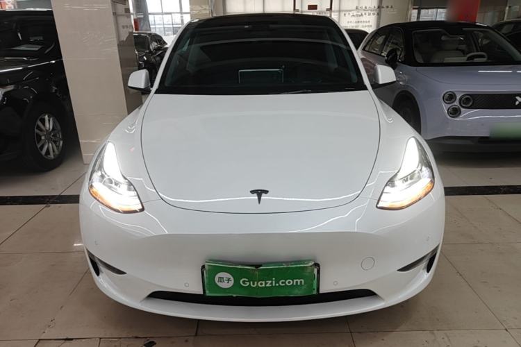Used Tesla Model Y 2022 Long-Range All-Wheel-Drive Version Front