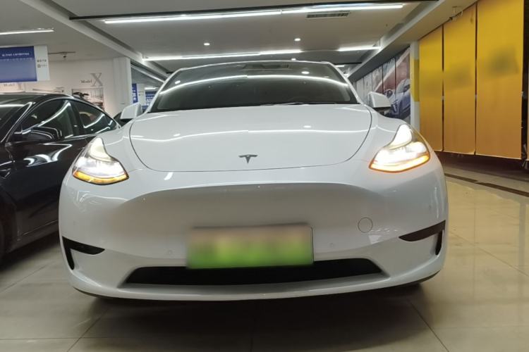 Used Tesla Model Y 2022 Rear-Wheel-Drive Version Front