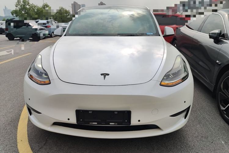 Used Tesla Model Y 2022 Long-Range All-Wheel-Drive Version Front
