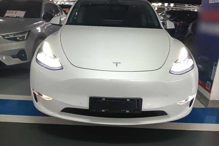 Used Tesla Model Y 2022 Rear-Wheel-Drive Version Front