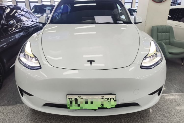 Used Tesla Model Y 2022 Rear-Wheel-Drive Version Front