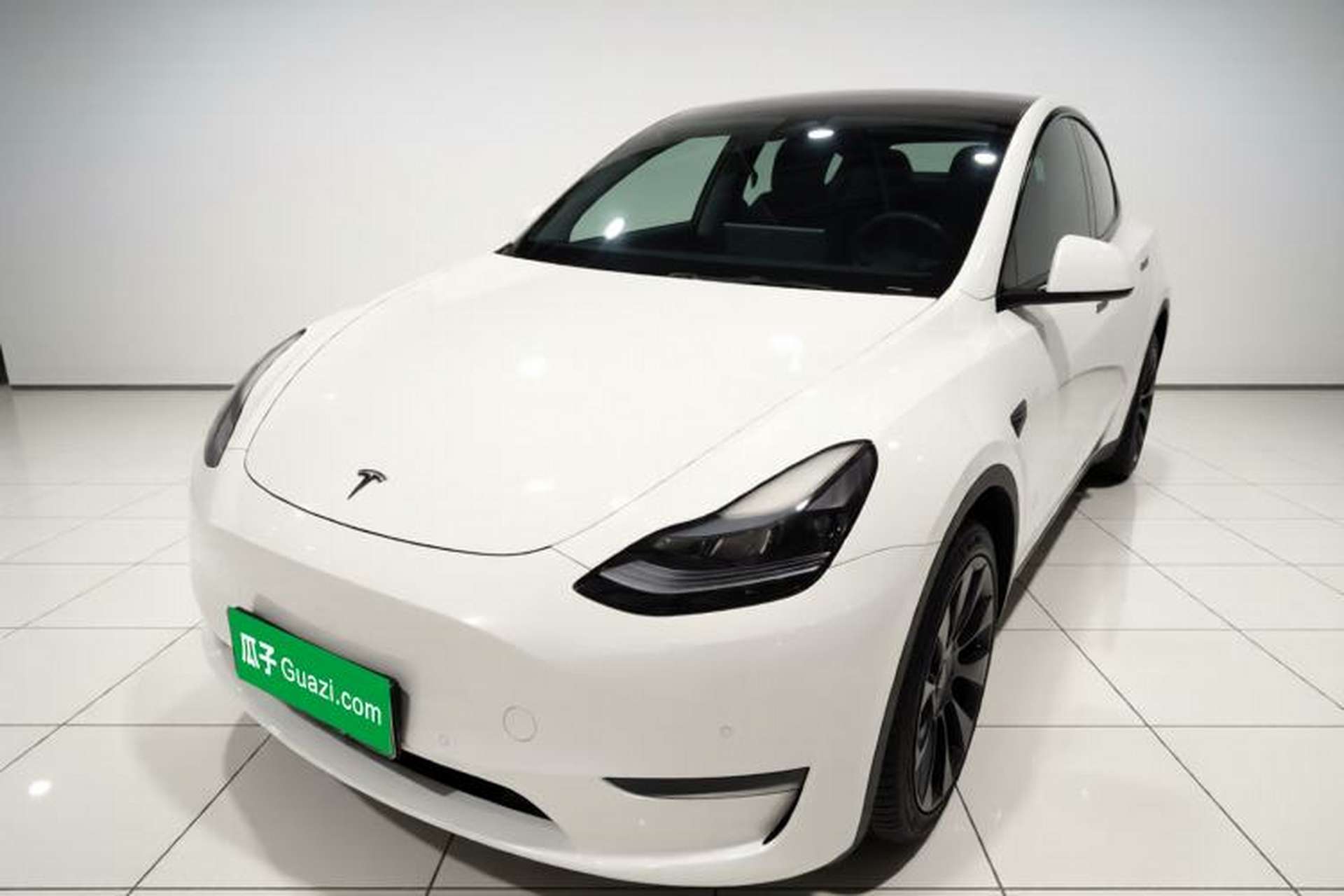 Used Tesla Model Y 2022 Revised Version Long-Range All-Wheel Drive Front Left 45 Deg