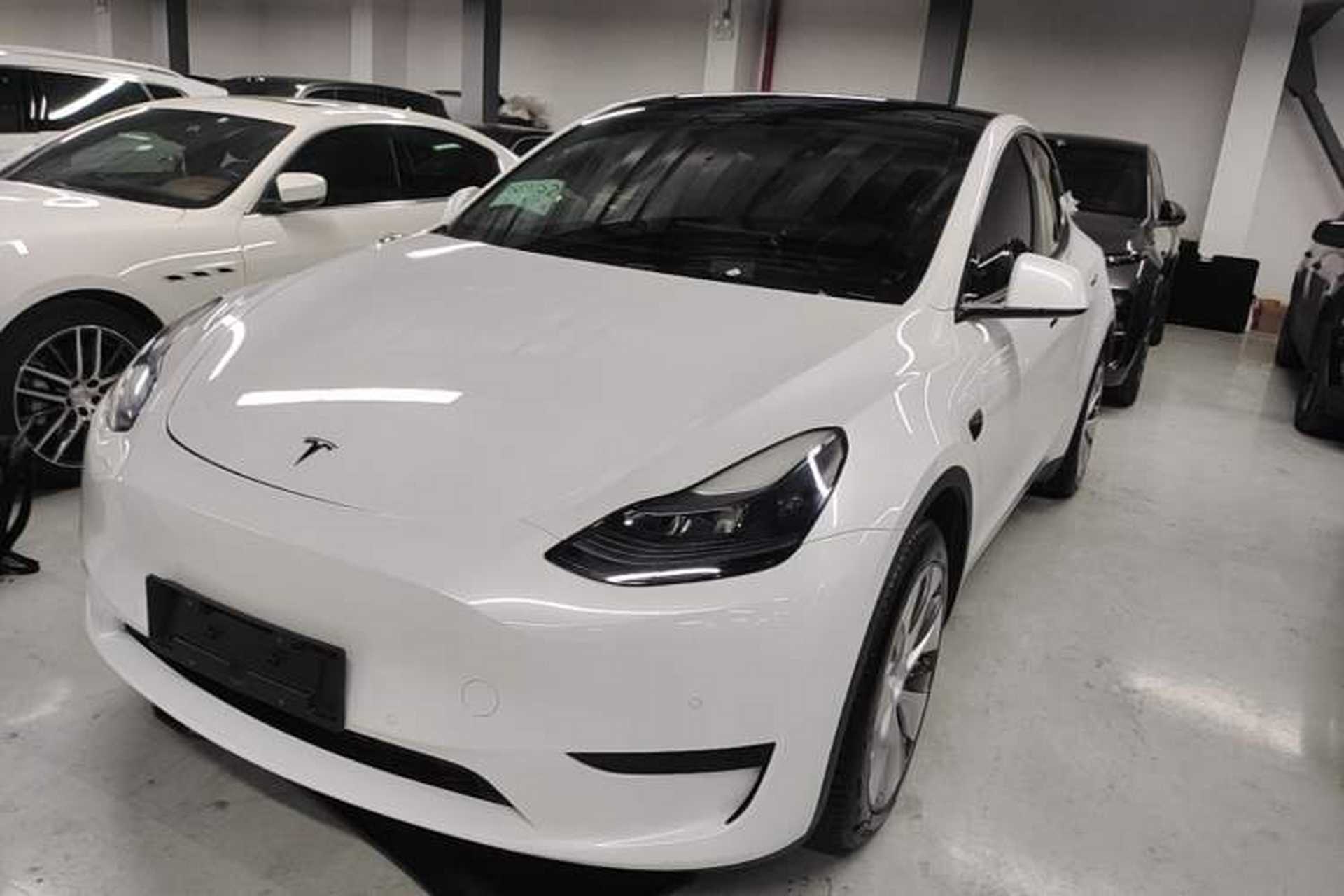 Used Tesla Model Y 2022 Rear-Wheel-Drive Version Front Left 45 Deg