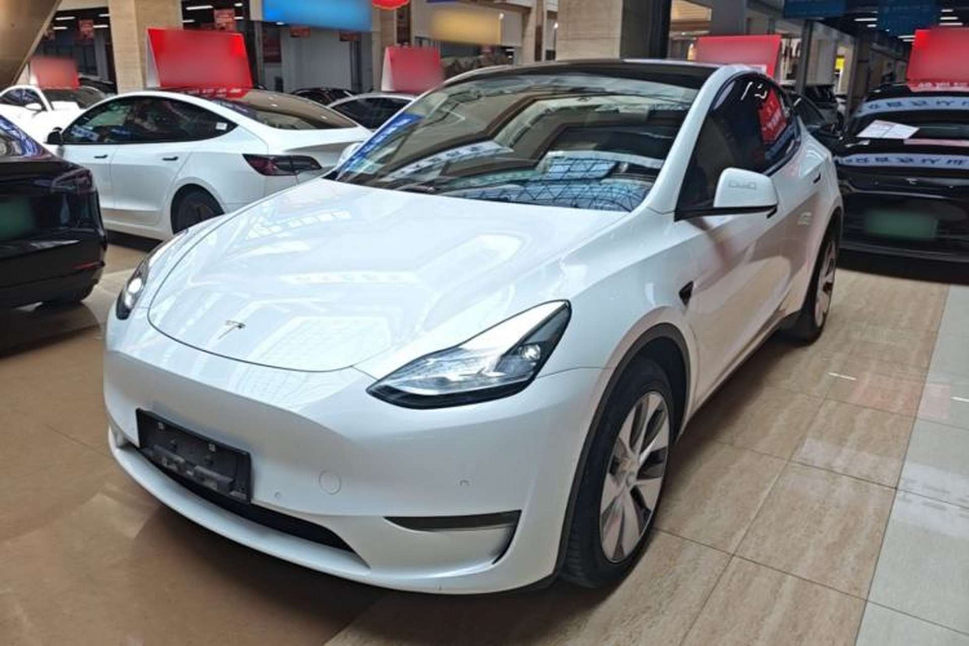 Used Tesla Model Y 2022 Revised Version Long-Range All-Wheel Drive Front Left 45 Deg