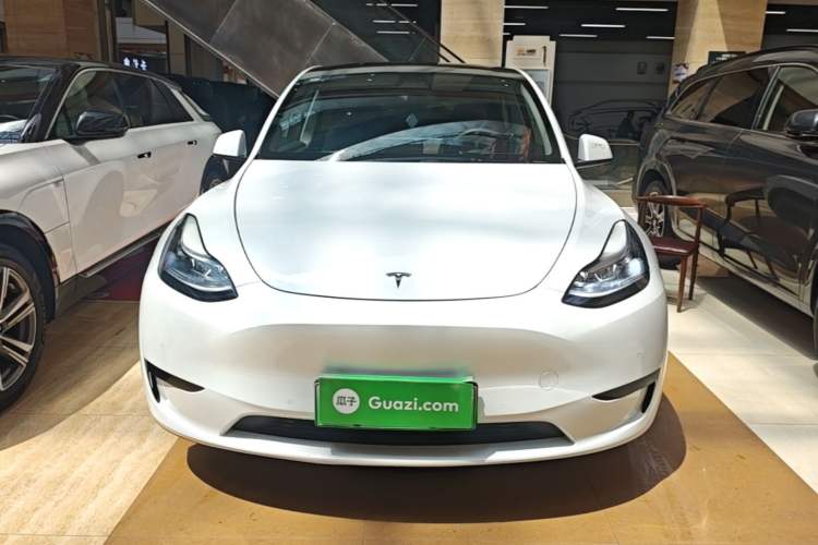 Used Tesla Model Y 2022 Rear-Wheel-Drive Version Front