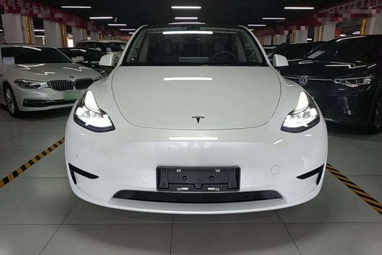 Used Tesla Model Y 2022 Rear-Wheel-Drive Version Front