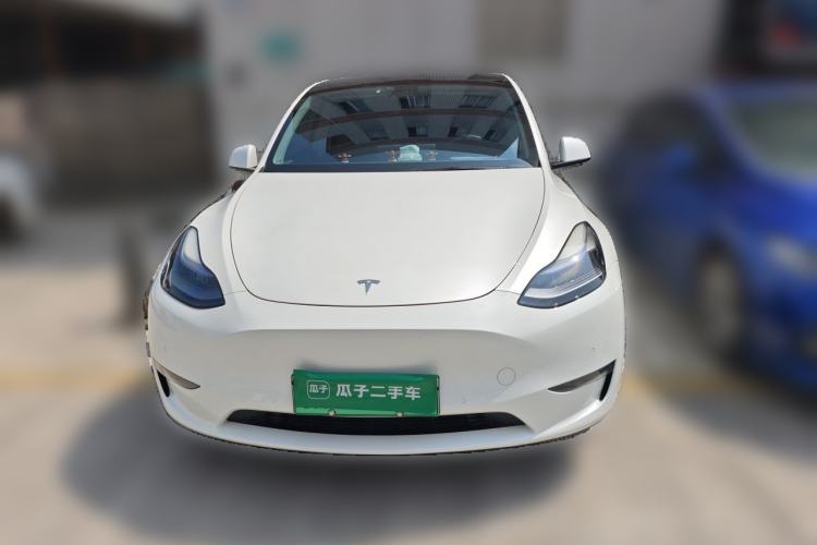 Used Tesla Model Y 2022 Long-Range All-Wheel-Drive Version Front