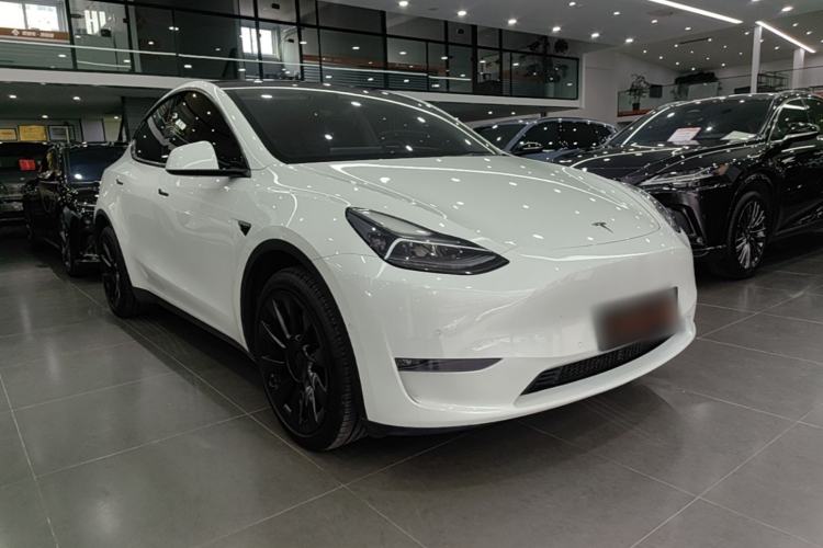 Used Tesla Model Y 2022 Long-Range All-Wheel-Drive Version Front Right 45 Deg