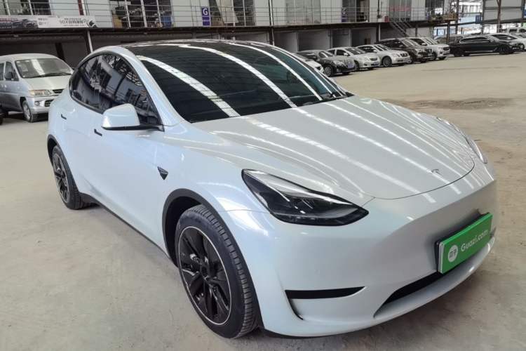 Used Tesla Model Y 2022 Rear-Wheel-Drive Version Front Right 45 Deg