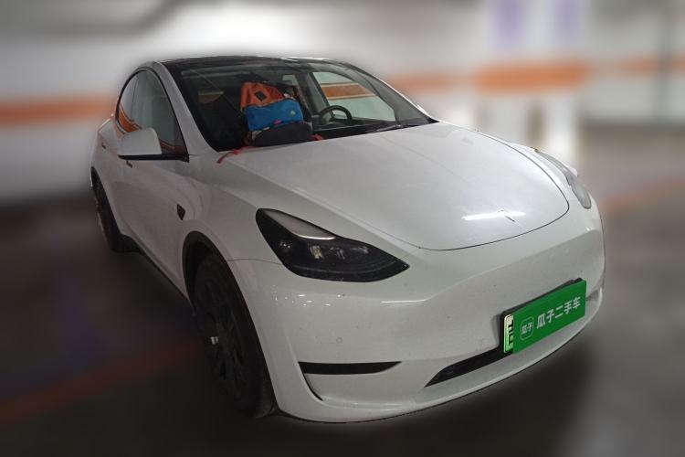Used Tesla Model Y 2022 Rear-Wheel-Drive Version Front Right 45 Deg