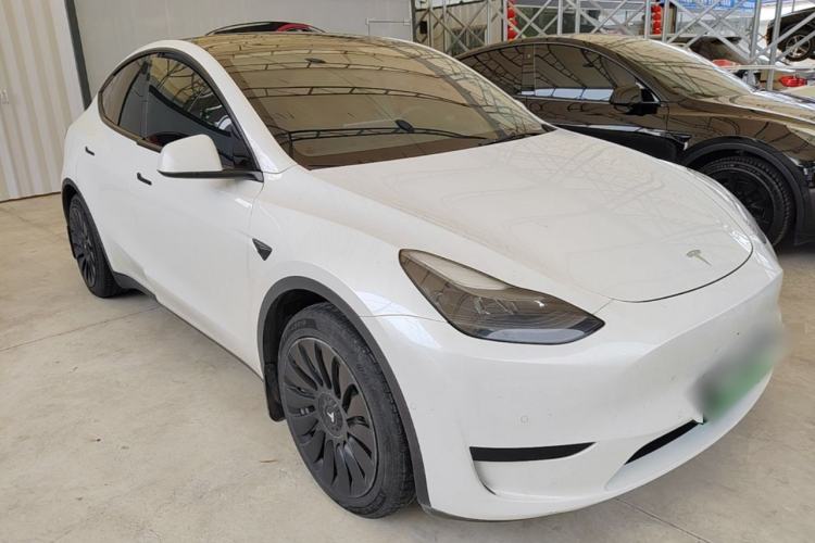 Used Tesla Model Y 2022 Rear-Wheel-Drive Version Front Right 45 Deg